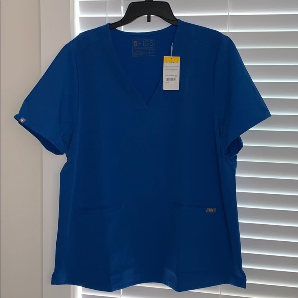 Figs Casma Three Pocket Top